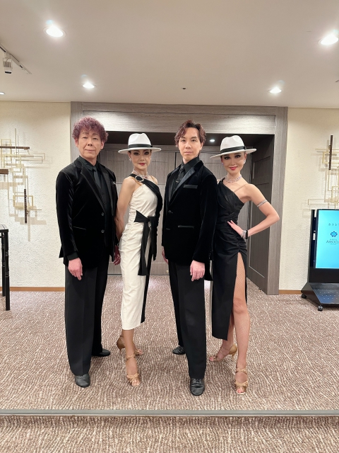 ���ۃ��[�^���[ �C���^�[�V�e�B�~�[�e�B���O�ɂĎЌ��_���X���I���܂����@�@�@